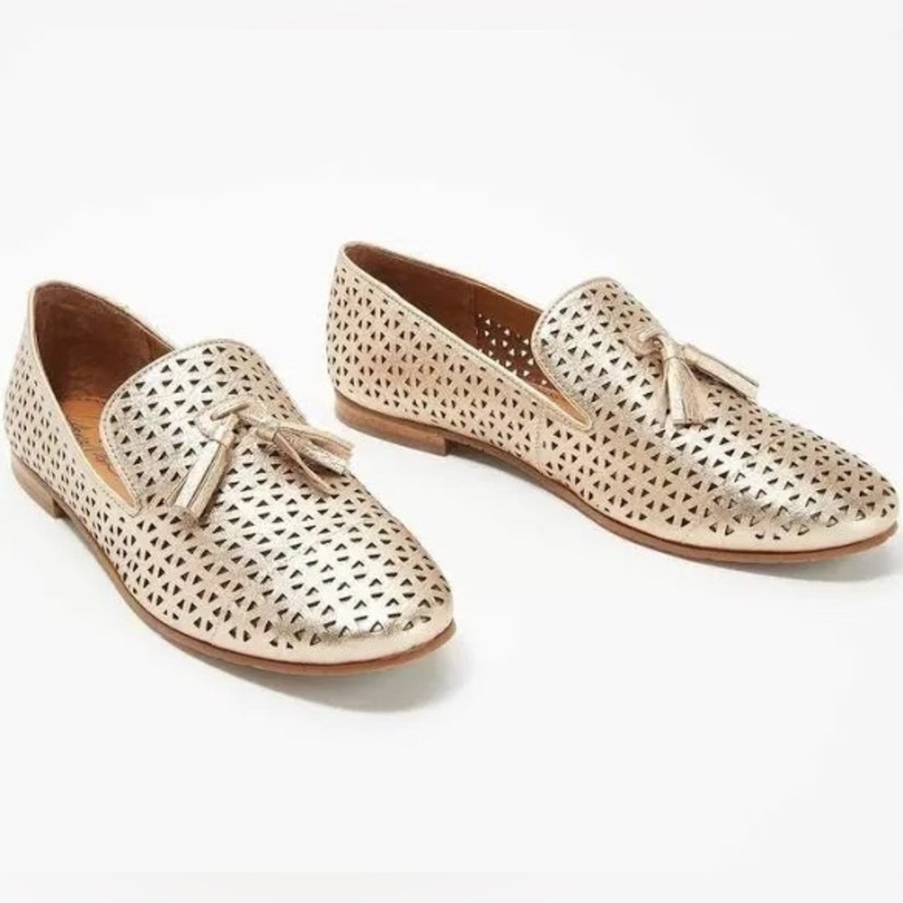 Patricia Nash Francesca Perforated Metallic Gold Tassel Detail Loafer 7.5